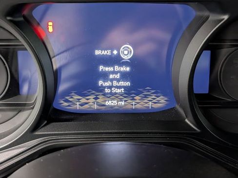 Used 2024 Jeep Wrangler Unlimited AWD/4WD image 19