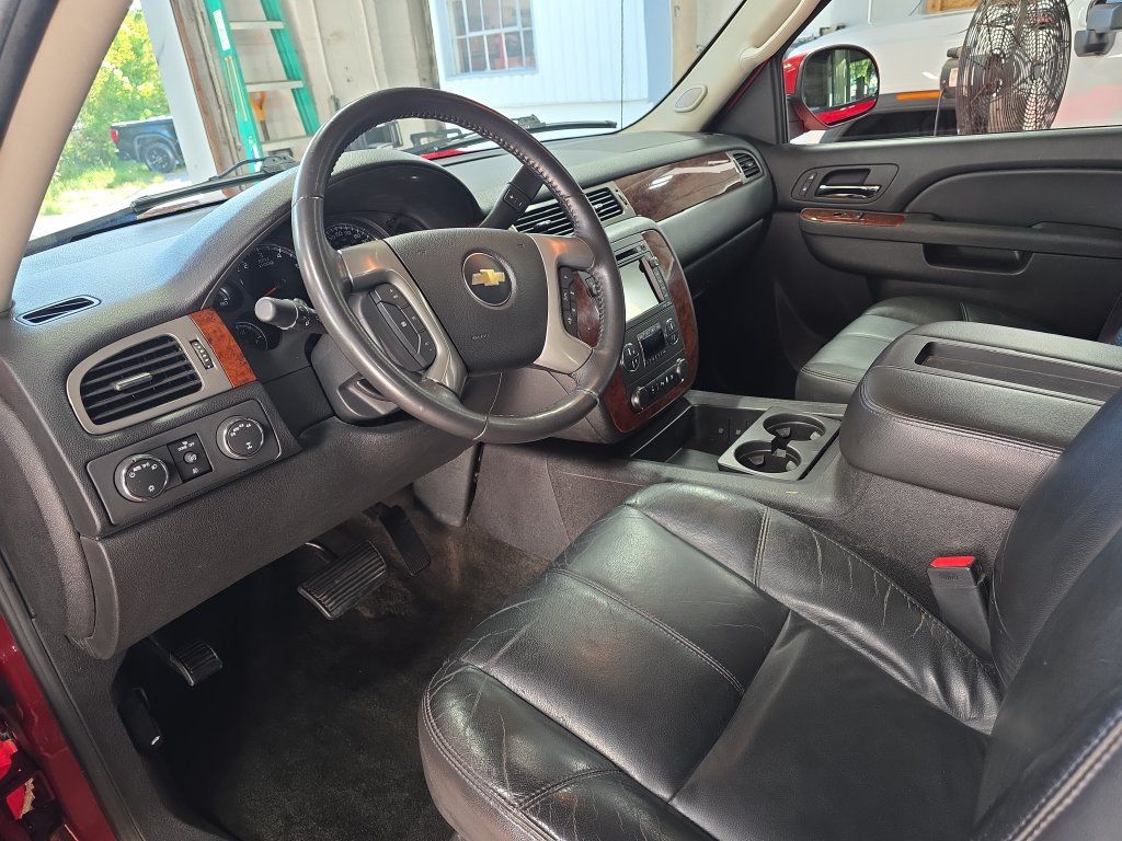 Used 2011 Chevrolet Avalanche LT AWD/4WD image 15