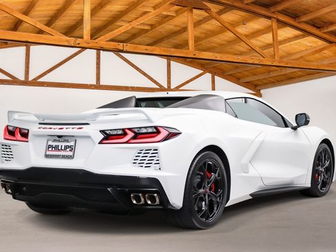 Used 2021 Chevrolet Corvette Stingray Premium Conv w/ Z51 Performance Package RWD image 6