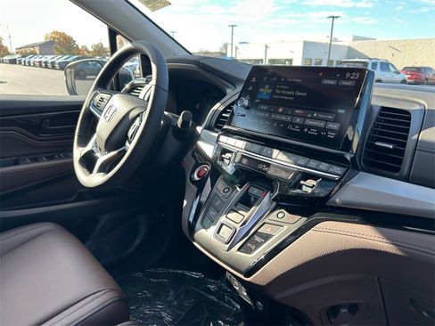 New 2026 Honda Odyssey Touring image 18