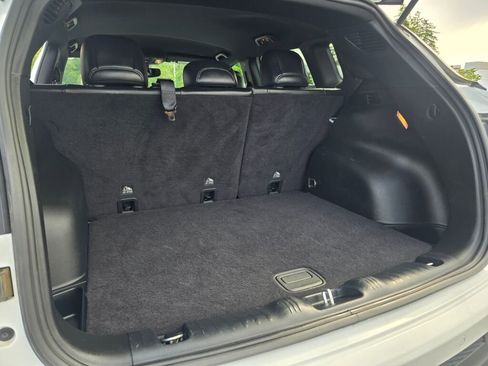 Used 2024 Jeep Compass Limited image 19