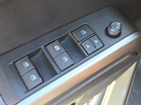 Used 2019 Toyota Tacoma SR5 image 36