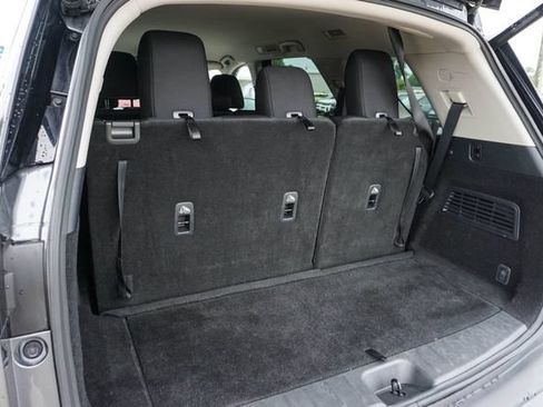 Used 2025 Nissan Pathfinder SV FWD image 7