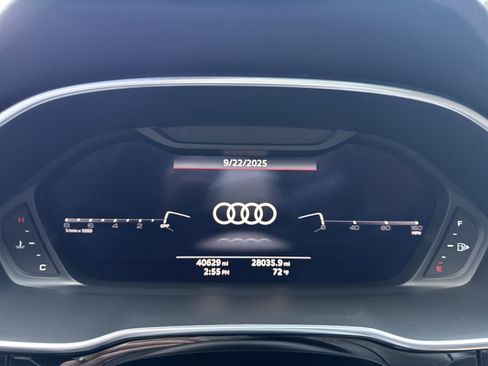 Used 2020 Audi Q3 2.0T Prestige w/ Prestige Package image 17