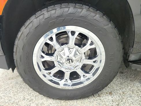 Used 2021 Chevrolet Tahoe LT w/ Rear Media and Nav Package image 13