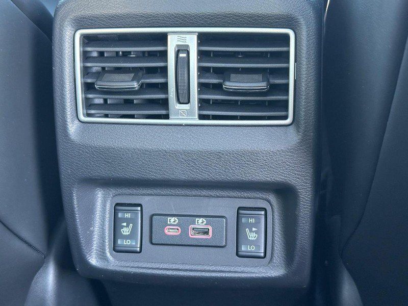 Used 2023 Nissan Maxima Platinum w/ Sport Mat Group FWD image 12