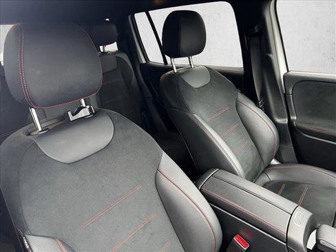 Used 2023 Mercedes-Benz GLB 250 image 24