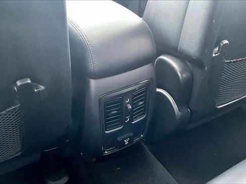 Used 2021 Jeep Grand Cherokee Laredo X AWD/4WD image 15