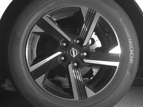 Used 2025 Nissan Sentra SV FWD image 14