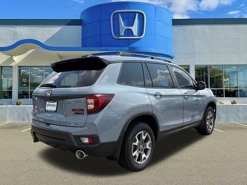Used 2023 Honda Passport TrailSport image 2