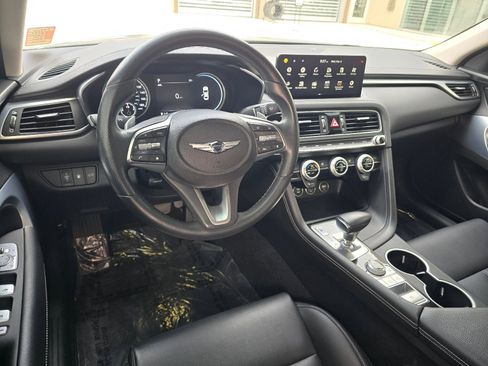 Used 2023 Genesis G70 2.0T image 13