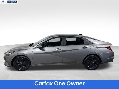 Used 2022 Hyundai Elantra SEL w/ Cargo Package FWD image 2