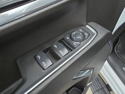 Used 2025 GMC Sierra 3500 SLE w/ SLE Value Package image 23