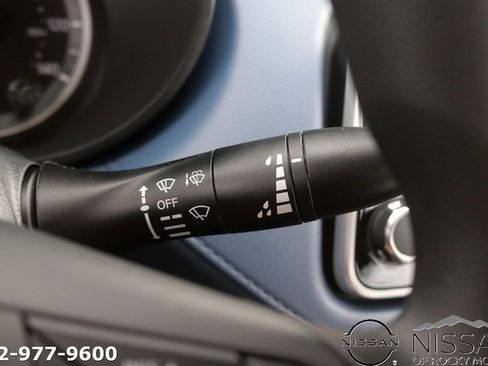 New 2025 Nissan Versa SV w/ Trunk Package image 20