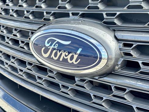Used 2024 Ford Explorer XLT w/ Equipment Group 202A AWD/4WD image 11