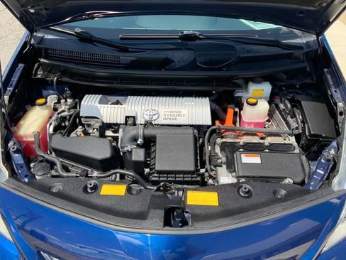 Used 2013 Toyota Prius V Three FWD image 12