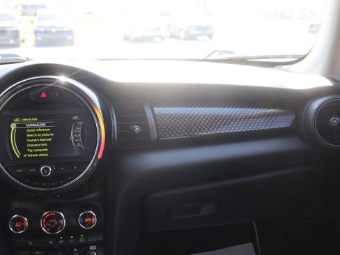 Used 2018 MINI Cooper S image 23