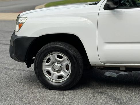 Used 2014 Toyota Tacoma 2WD Regular Cab image 10