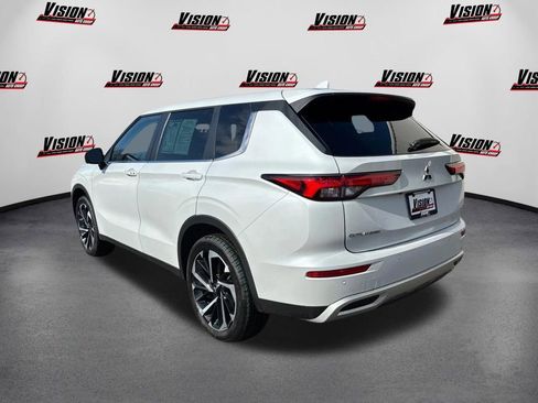 Used 2023 Mitsubishi Outlander SE image 7