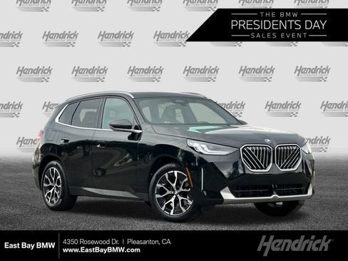 Used 2025 BMW X3 xDrive30i w/ Premium Package image 1