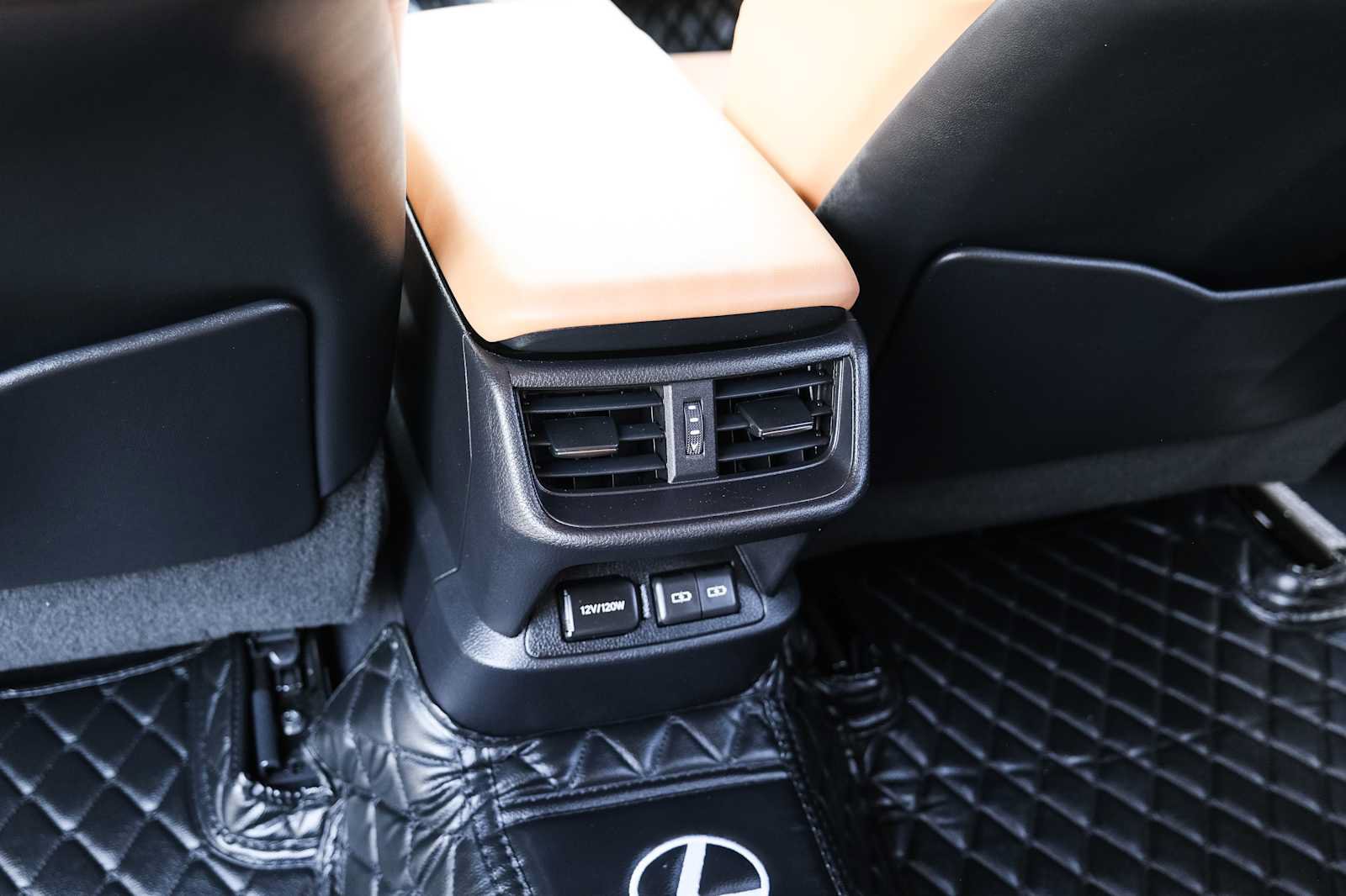 Used 2022 Lexus ES 300h Ultra Luxury w/ Accessory Package 2 FWD image 50