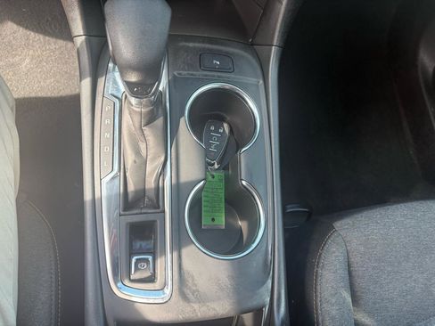 Used 2024 Chevrolet Equinox LT FWD image 28