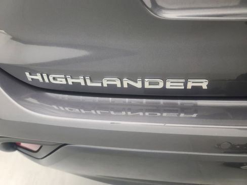 Used 2023 Toyota Highlander Limited image 10