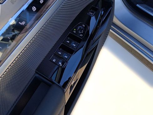 New 2026 BMW i7 xDrive60 w/ Premium Package image 20