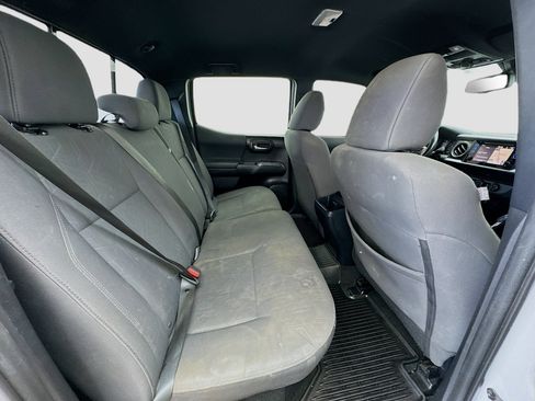 Used 2019 Toyota Tacoma TRD Off-Road w/ Technology Package image 17