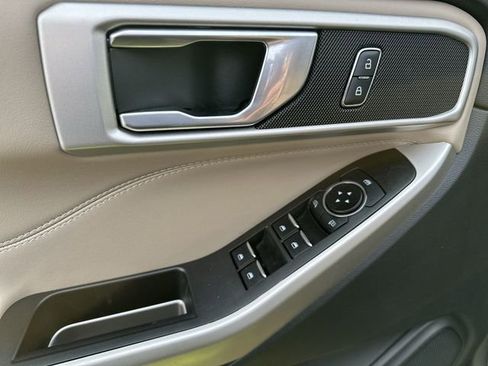 Used 2023 Ford Explorer XLT w/ Equipment Group 202A image 17