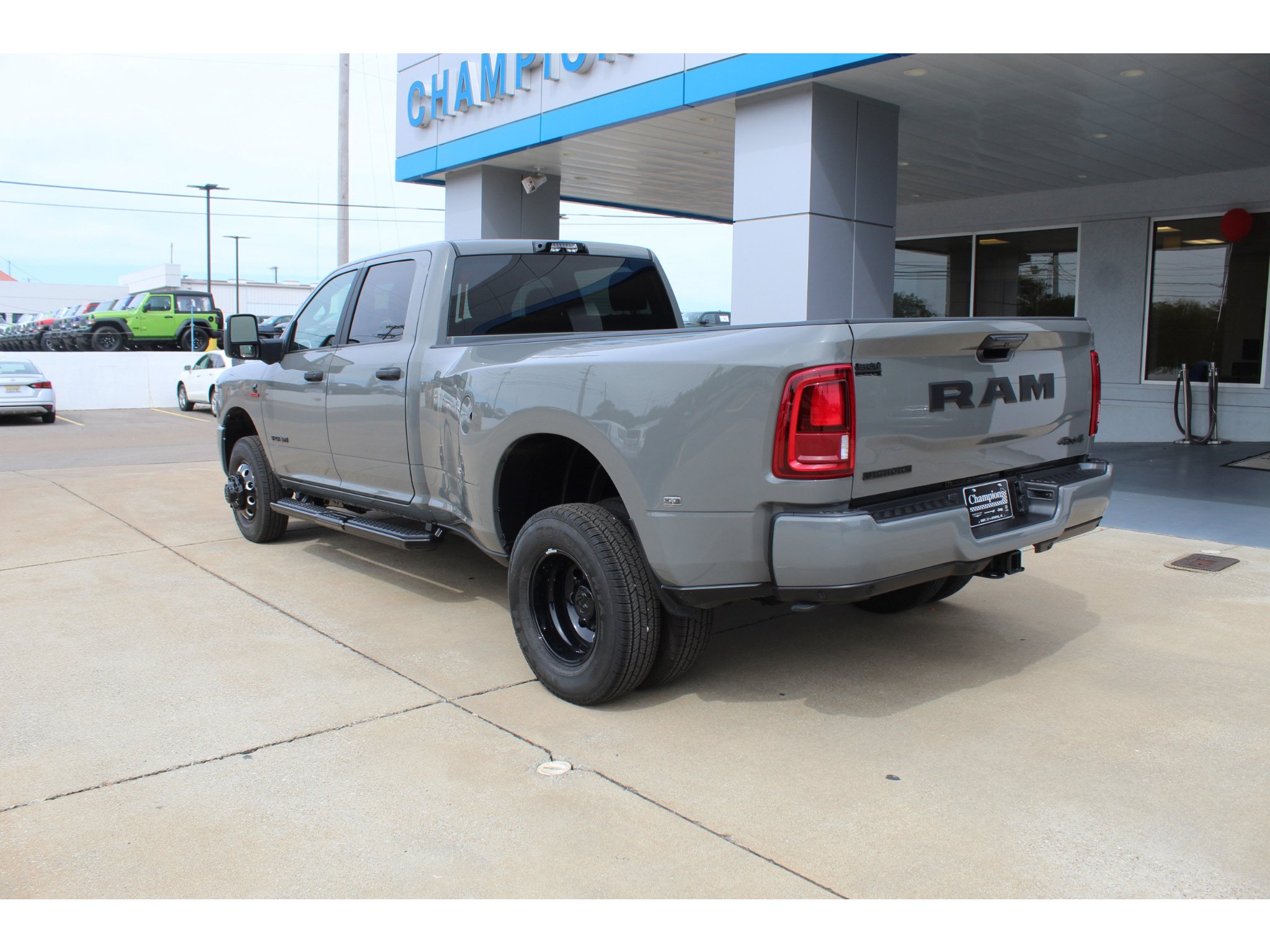 New 2026 RAM 3500 Big Horn AWD/4WD image 7