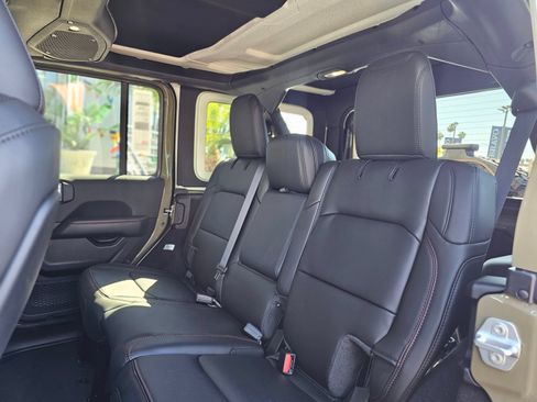 New 2026 Jeep Wrangler Unlimited Rubicon AWD/4WD image 24