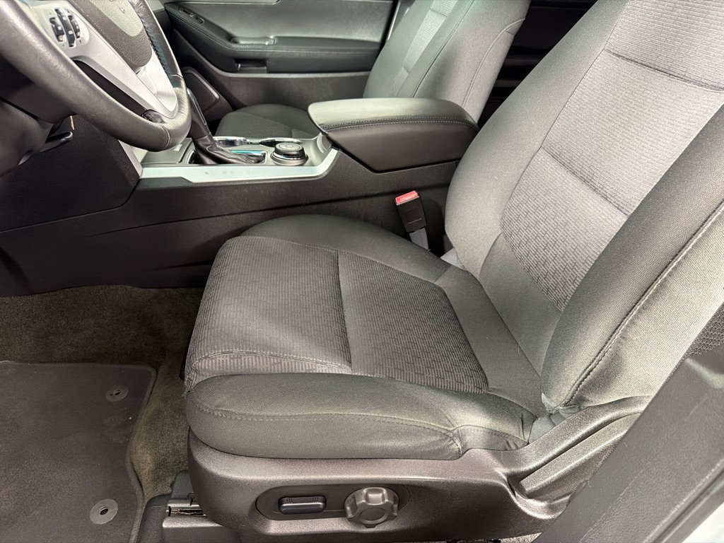 Used 2014 Ford Explorer XLT AWD/4WD image 10