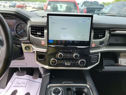 Used 2024 Ford Expedition XLT AWD/4WD image 6