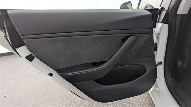 Used 2018 Tesla Model 3 Long Range RWD image 16