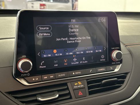 Used 2019 Nissan Altima 2.5 SR w/ SR Premium Package image 16