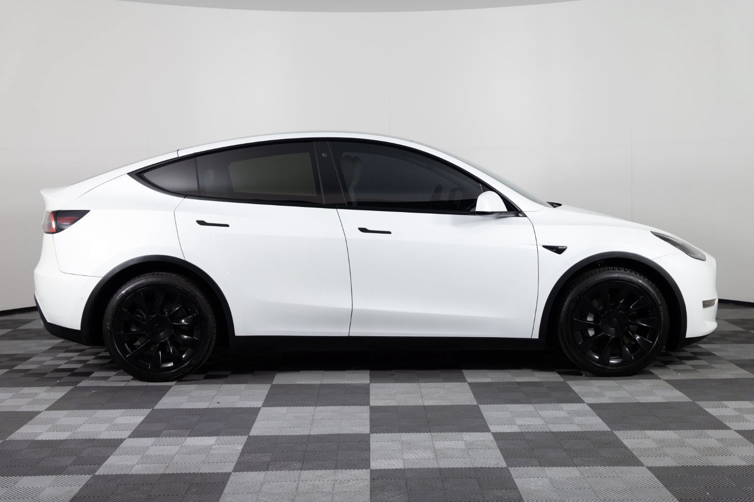 Used 2021 Tesla Model Y Long Range AWD/4WD image 9