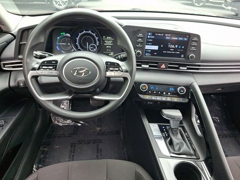 Used 2023 Hyundai Elantra Blue FWD image 10
