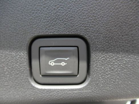 New 2026 GMC Acadia Denali Ultimate FWD image 28