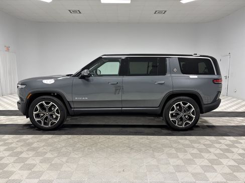 Used 2025 Rivian R1S Adventure AWD/4WD image 2