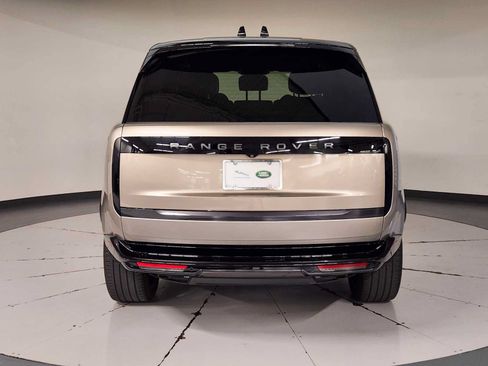 Used 2024 Land Rover Range Rover SE AWD/4WD image 10