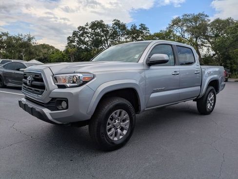 Used 2017 Toyota Tacoma SR5 w/ Tow Package RWD image 8