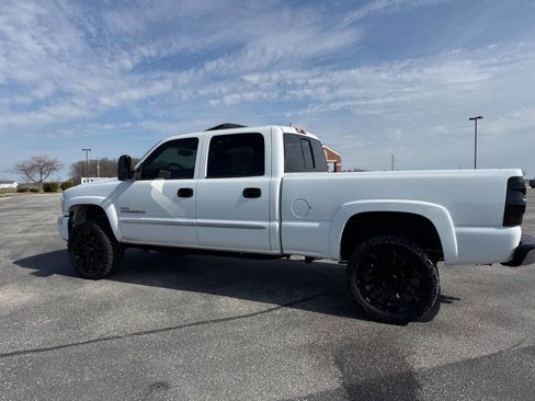 Used 2005 GMC Sierra 2500 SLT w/ Heavy-Duty Power Package image 8