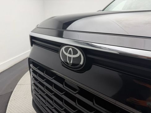 Used 2025 Toyota Grand Highlander AWD image 9