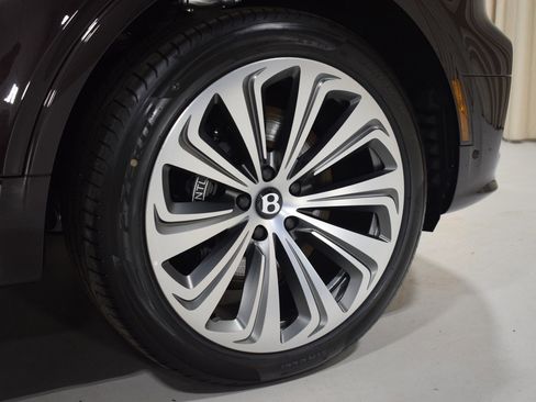 New 2025 Bentley Bentayga image 7