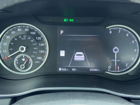 Used 2025 Genesis G70 2.5T image 21