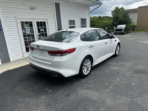 Used 2017 Kia Optima LX FWD image 10