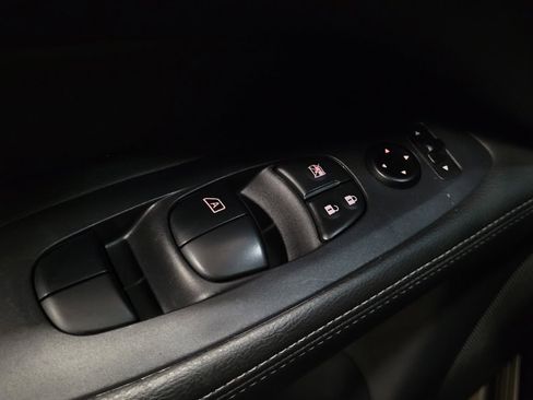 Used 2019 Nissan Pathfinder S AWD/4WD image 27