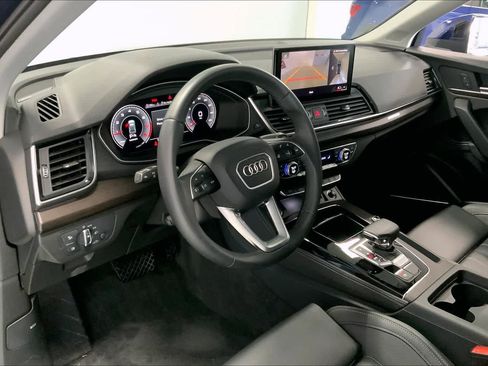 Used 2025 Audi Q5 2.0T Premium Plus w/ Premium Plus Package image 2