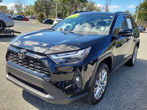 Used 2023 Toyota RAV4 XLE Premium image 14